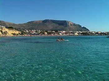B&B Cinisi Vacanze 3*,